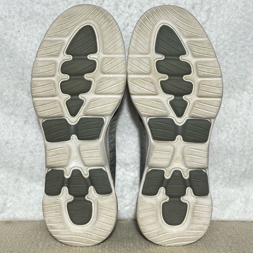 Skechers Womens Grey GOwalk 5 Lace Up Casual Sneaker Shoes SZ 9.5 WIDE - Picture 8 of 11